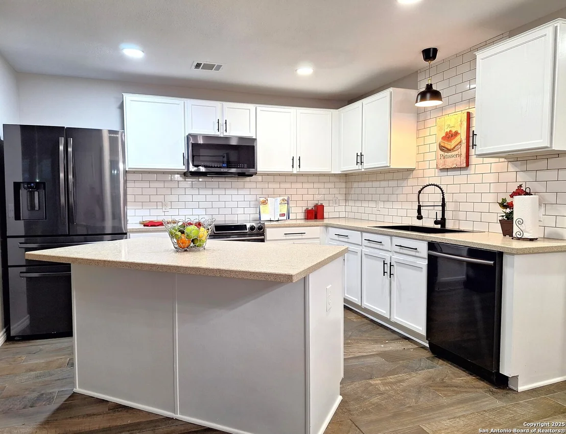 Photo of 1601 Mountain Brook