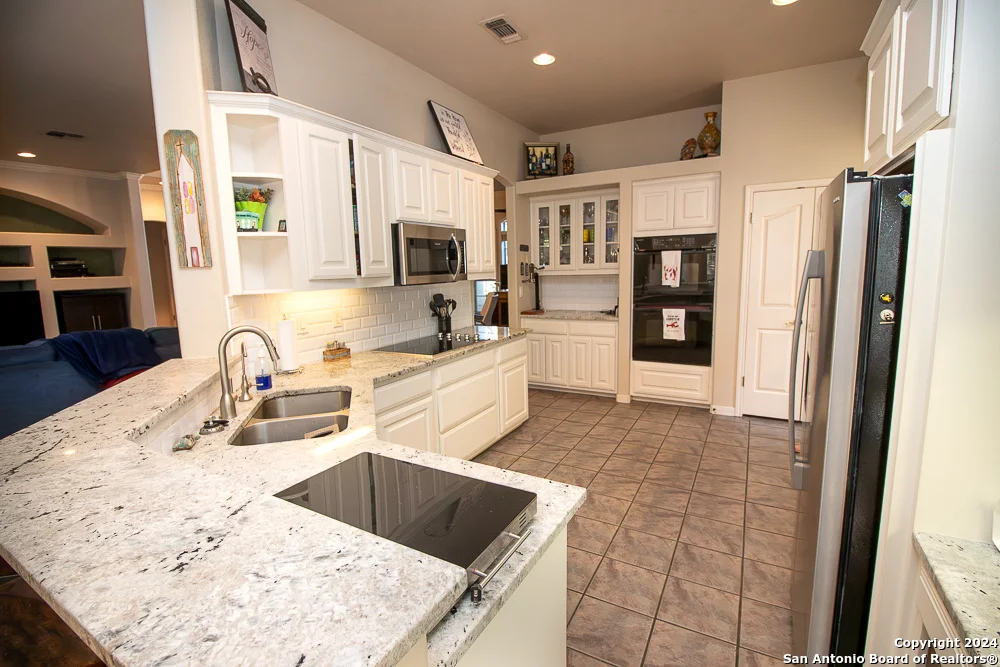 Photo of 8526 FAIRWAY TRACE DR