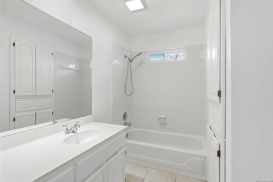 Photo of 602 Lightstone