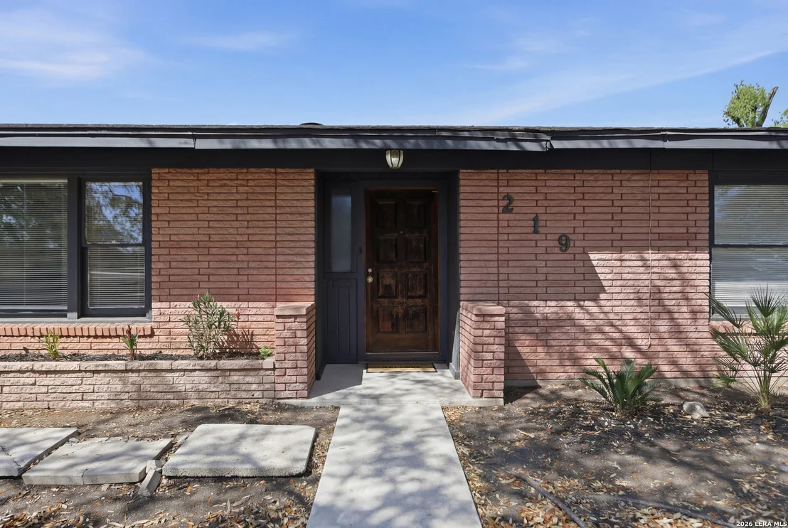Photo of 219 Sunnycrest