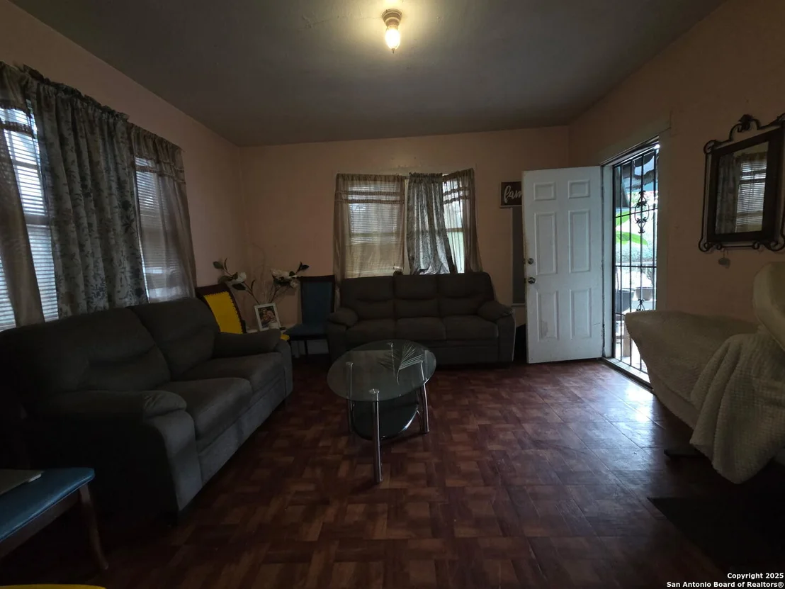 Photo of 238 Lone Star