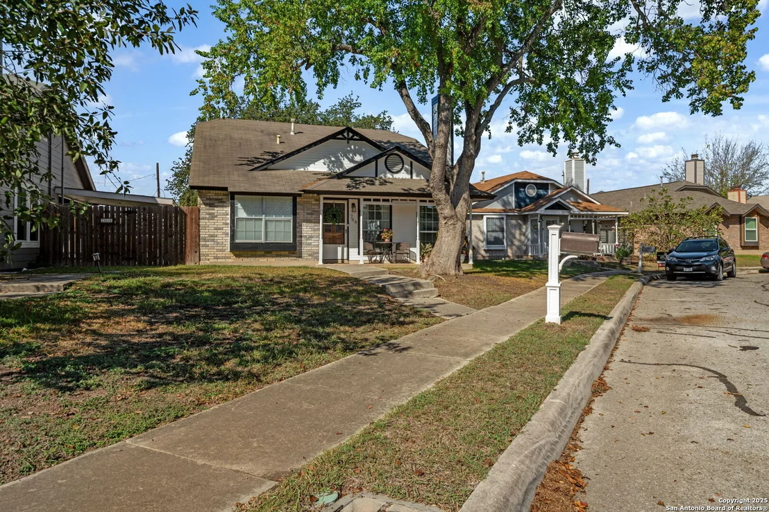 Photo of 764 Garden Meadow