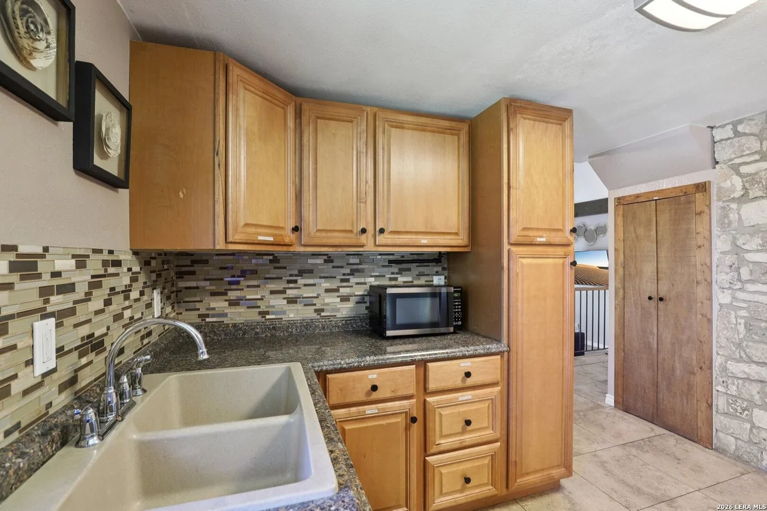 Photo of 122 Nueces