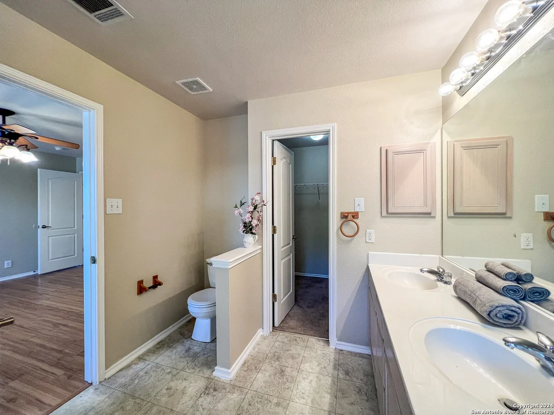 Photo of 224 EAGLE PASS DR