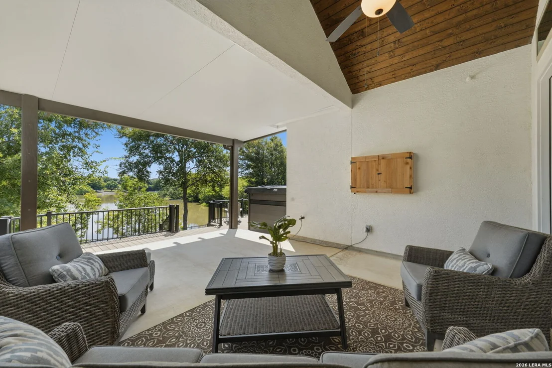 Photo of 530 POND BLF