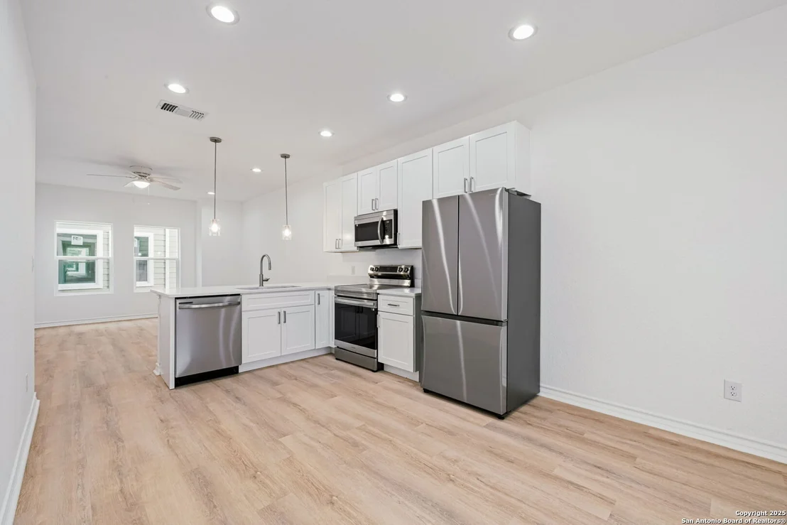 Photo of 1502 S Walters