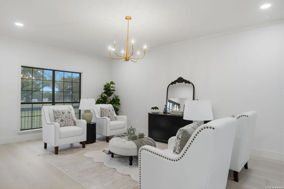 Photo of 150 LAKE VIEW DR