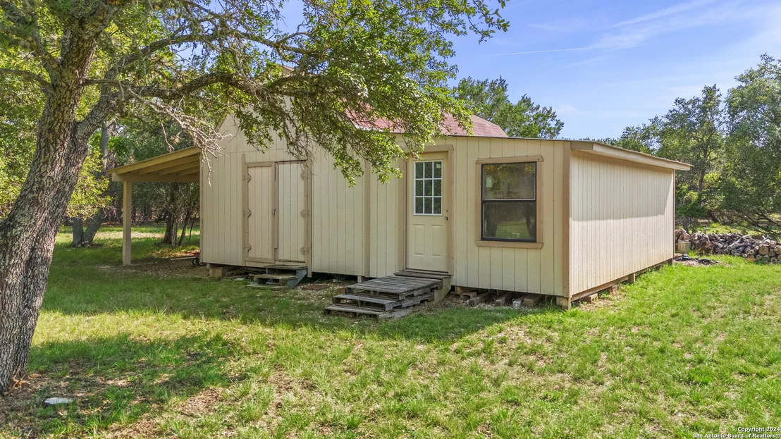 Photo of 592 Oakridge Trail