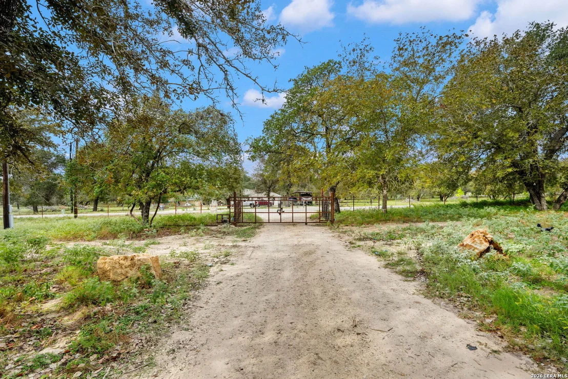 Photo of 1403 MEADOW GLN