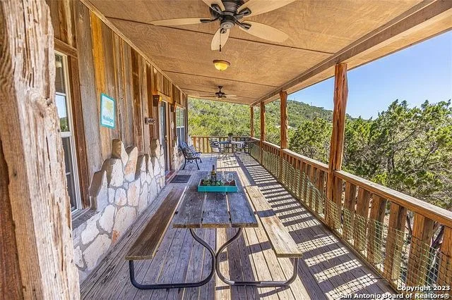Photo of 606 Canyon Oaks Dr
