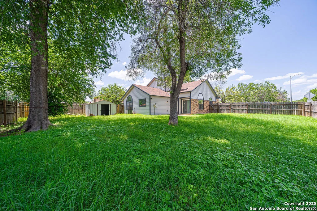 Photo of 9302 Valley Hedge