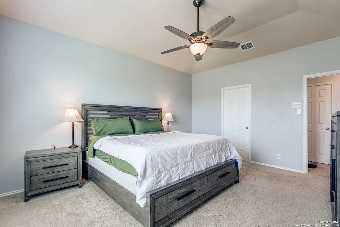 Photo of 247 TUFTED CRST