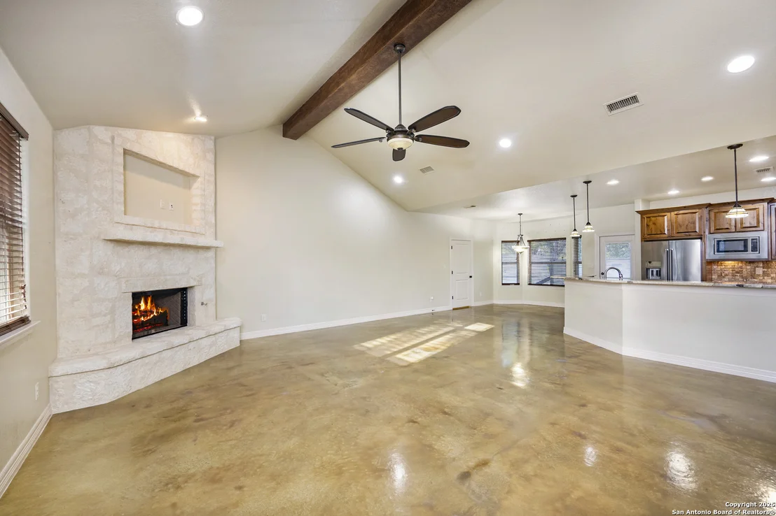 Photo of 103 Oak Forest