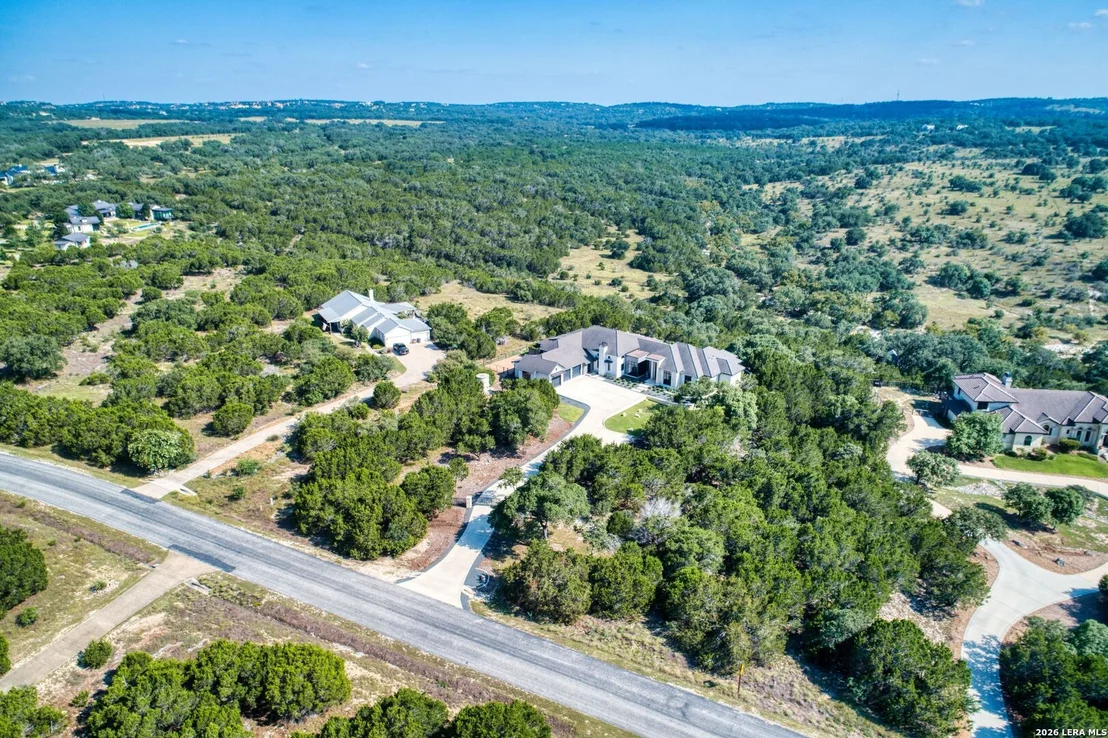 Photo of 121 Greystone Pt
