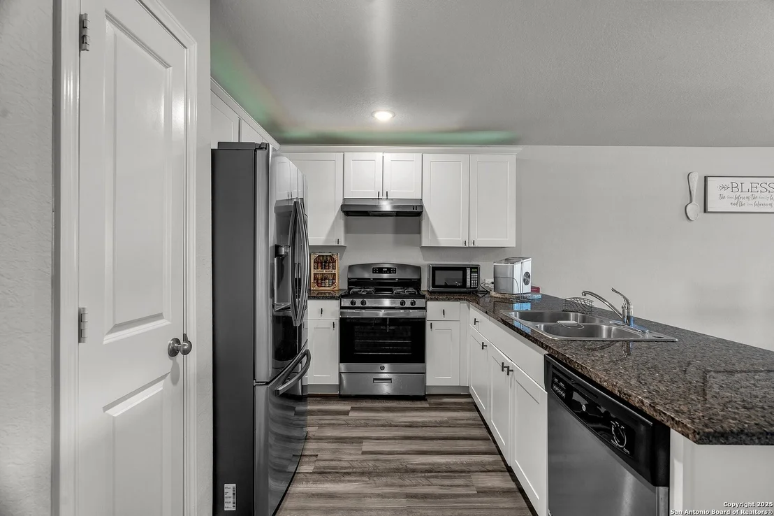 Photo of 4211 VOLCANO WAY