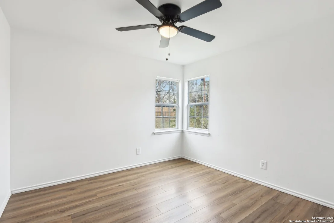 Photo of 843 Deely Place