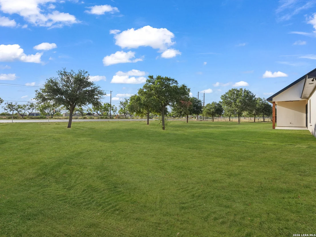 Photo of 101 W MEDIUM MEADOW DR