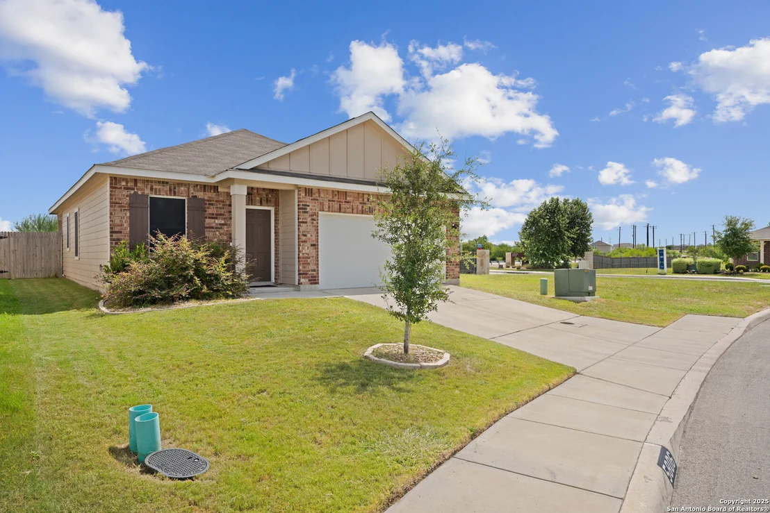 Photo of 5806 Gulf Meadow