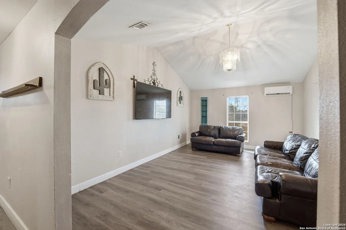 Photo of 1037 county road 7711