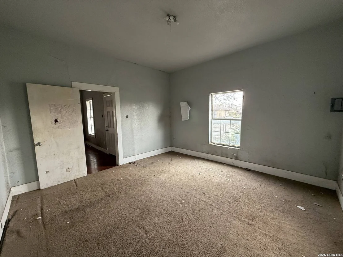 Photo of 809 Leal