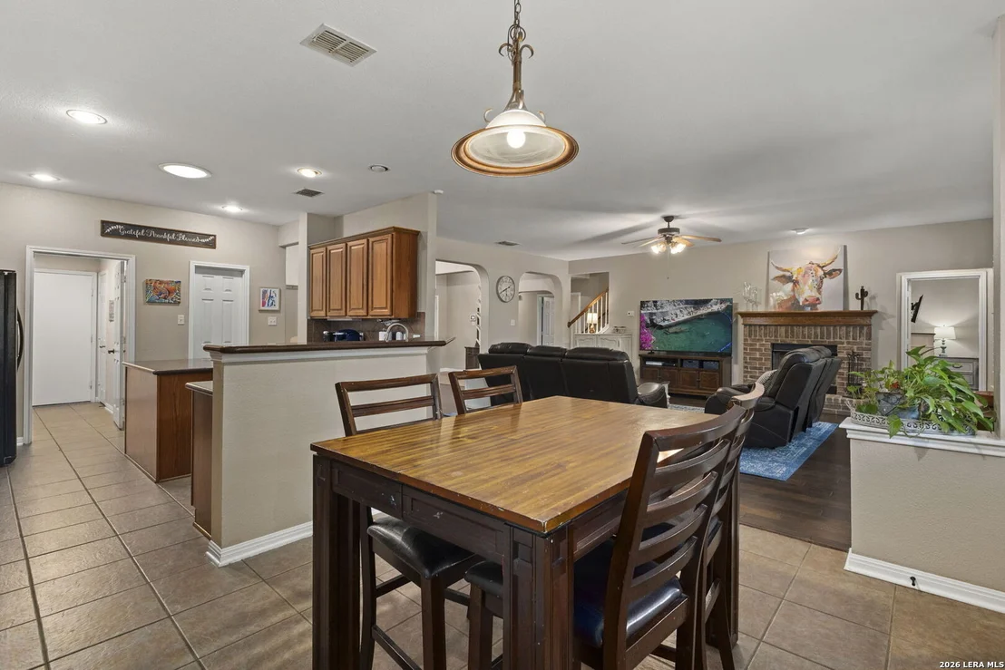 Photo of 266 MAIDSTONE CV