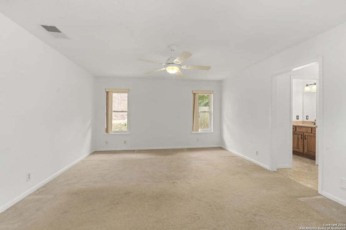 Photo of 5922 Windhaven