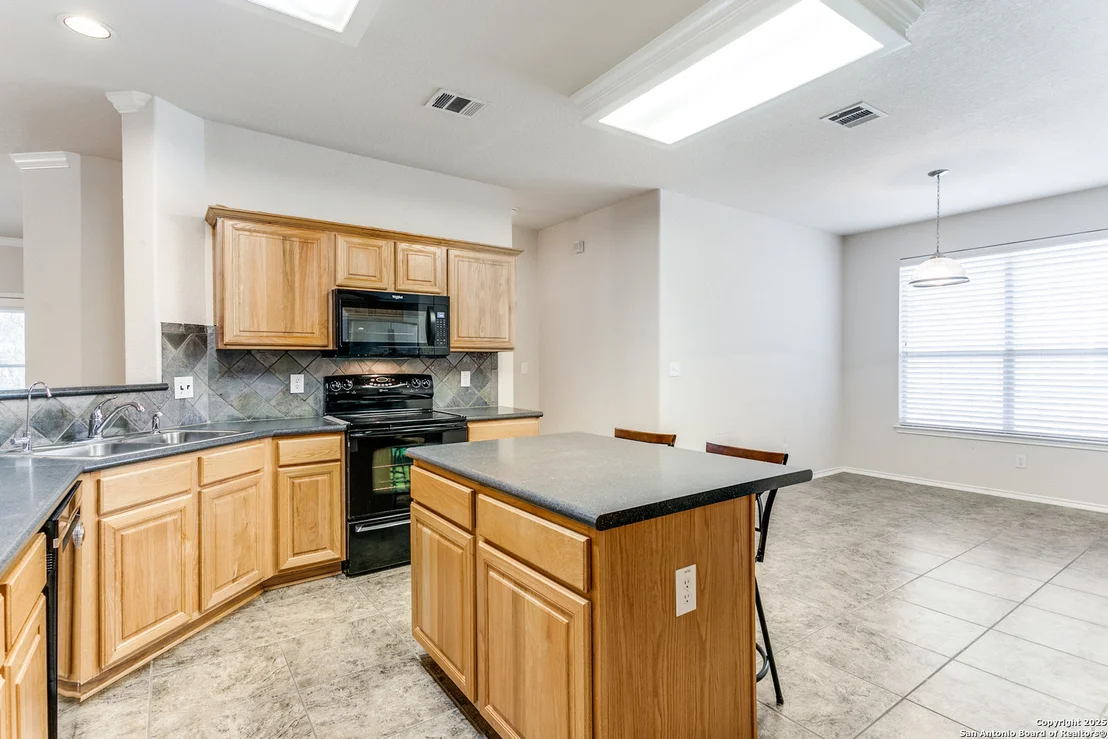 Photo of 756 San Gabriel