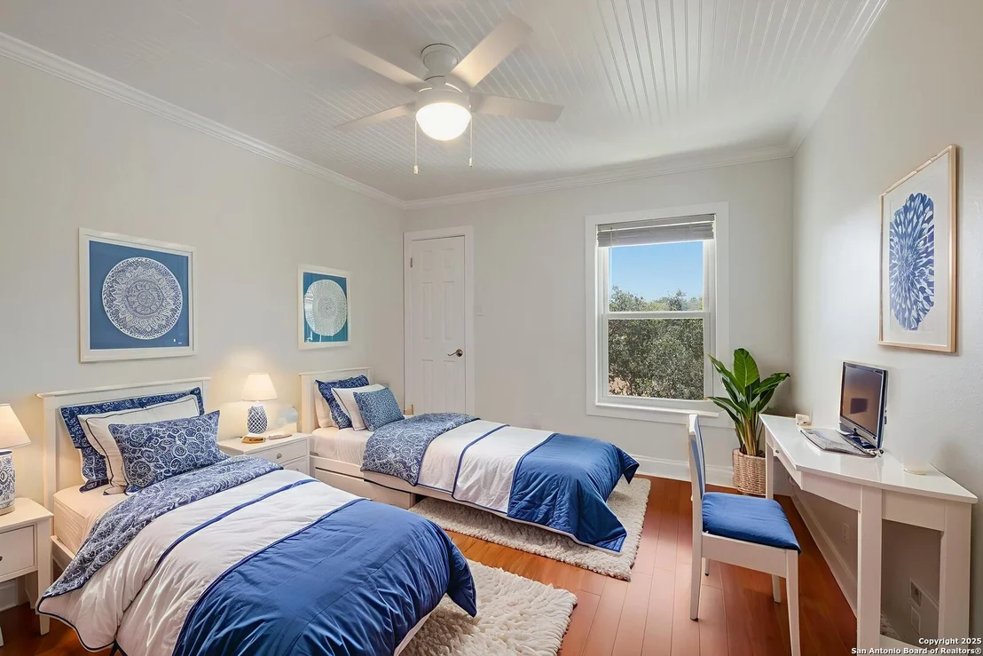 Photo of 15410 Tamaron