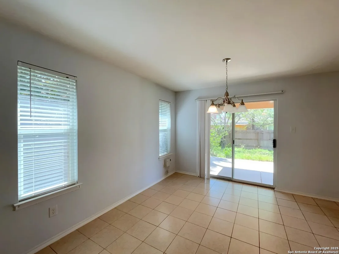 Photo of 4418 Semora Oak
