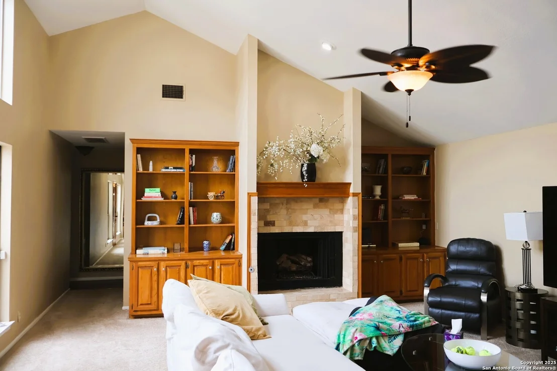Photo of 3478 River Way