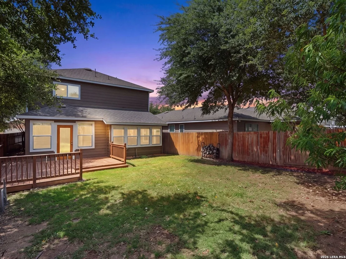 Photo of 414 WALNUT CRST