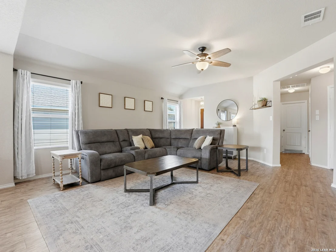 Photo of 32116 Macey Oak