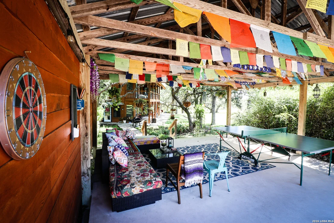 Photo of 810 Oakwood