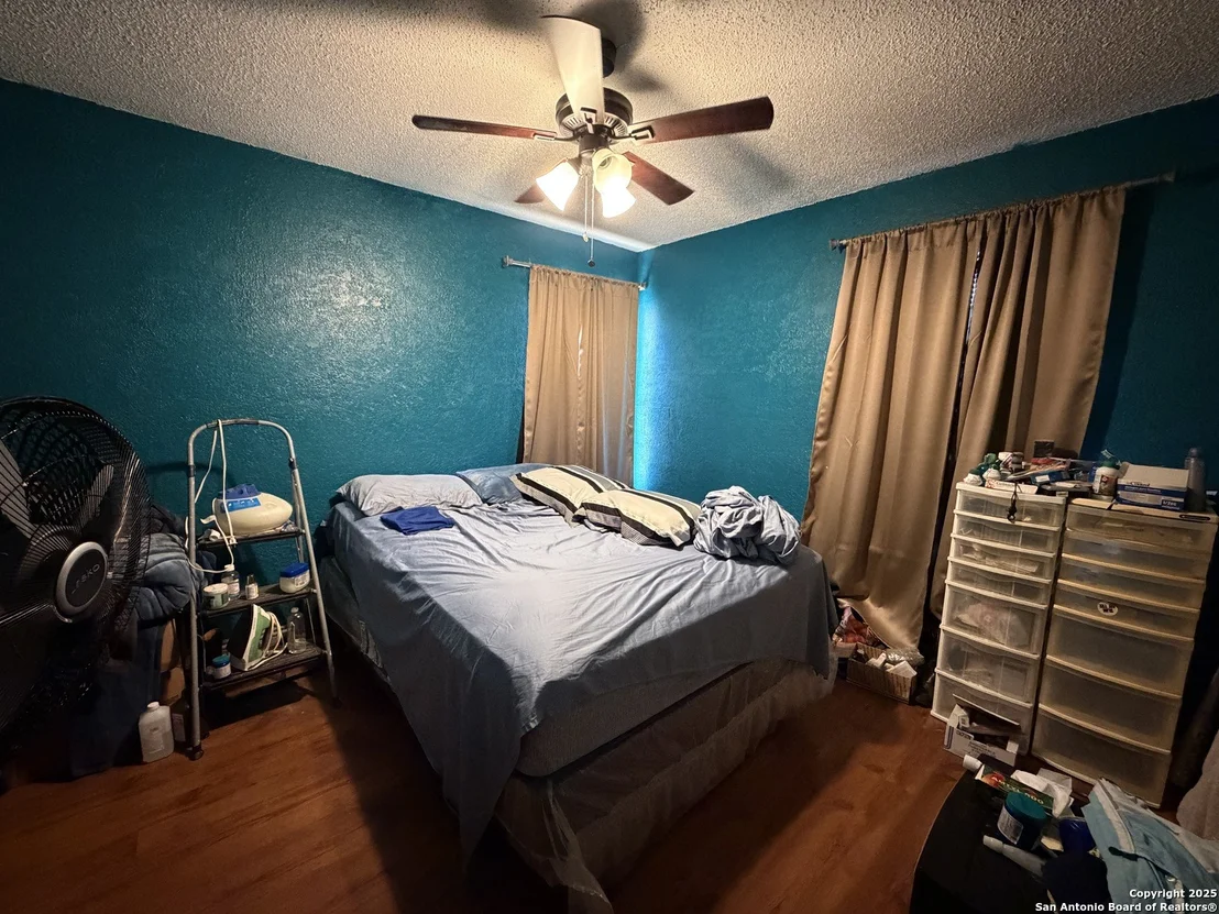 Photo of 127 Arnaz