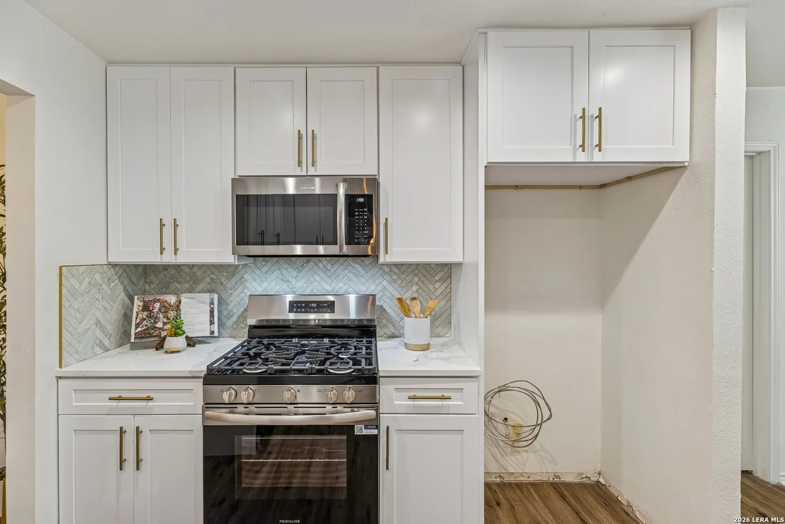 Photo of 1430 Synandra