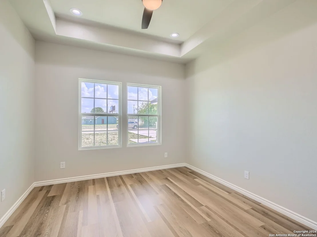 Photo of 8501 UTOPIA BLVD