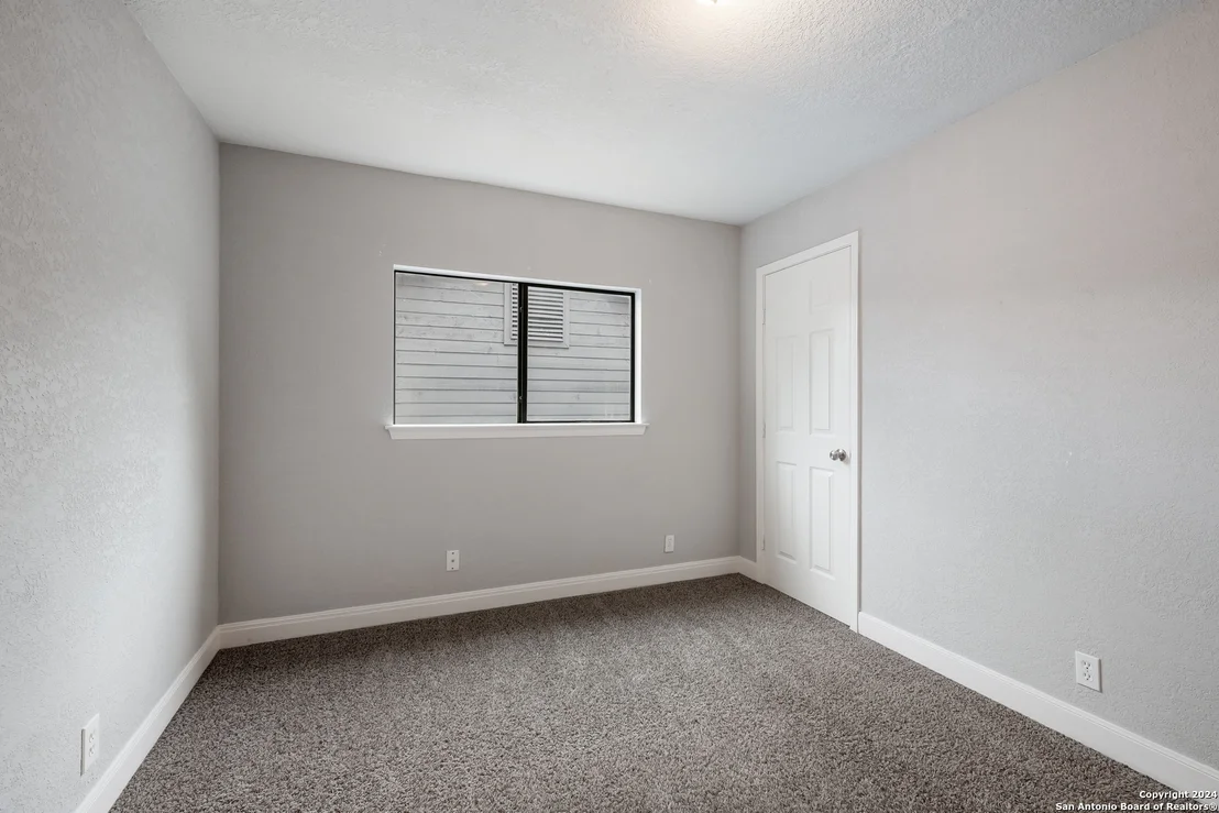 Photo of 2622 JOHNSON GRASS