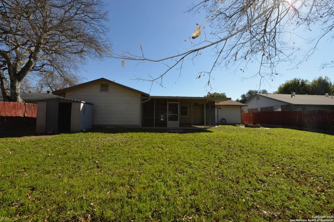 Photo of 4427 GREYSTONE DR