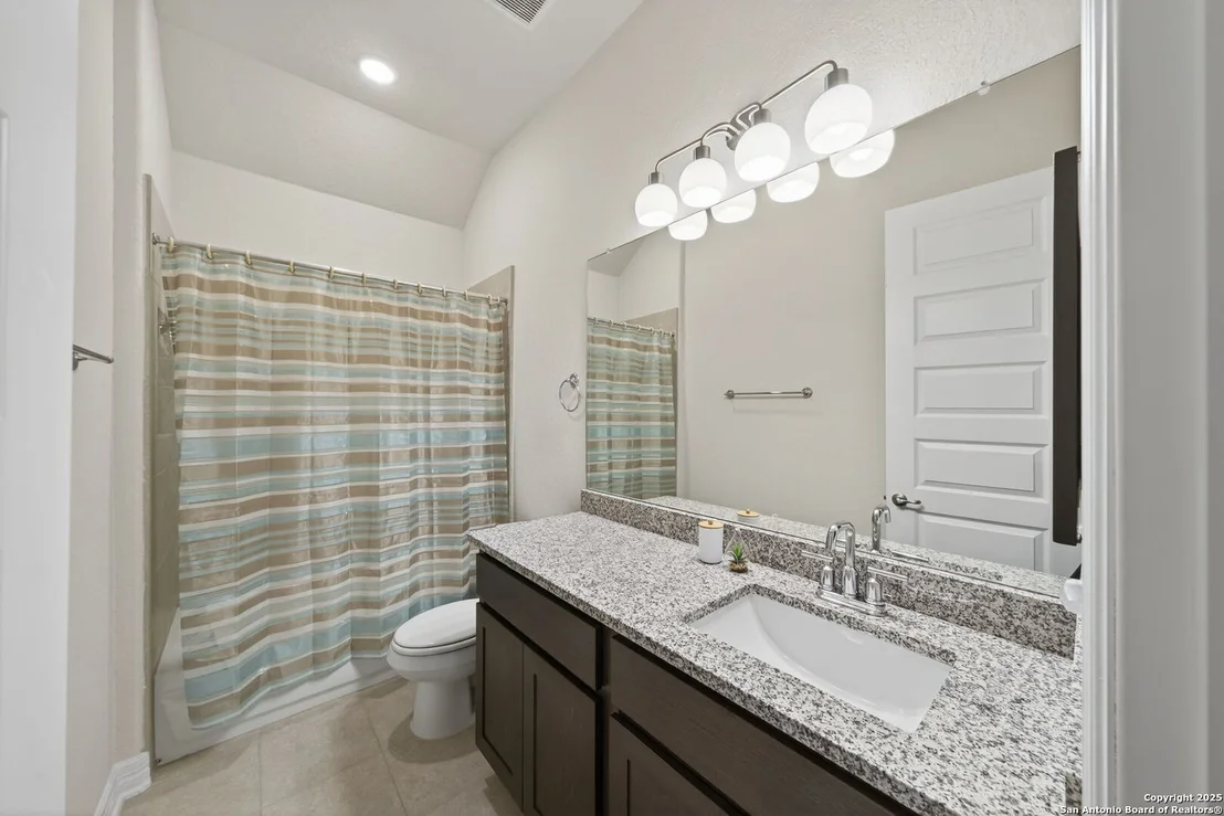 Photo of 123 Low Meadow