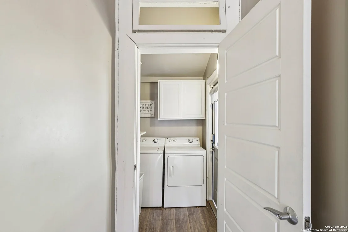 Photo of 721 Saint James