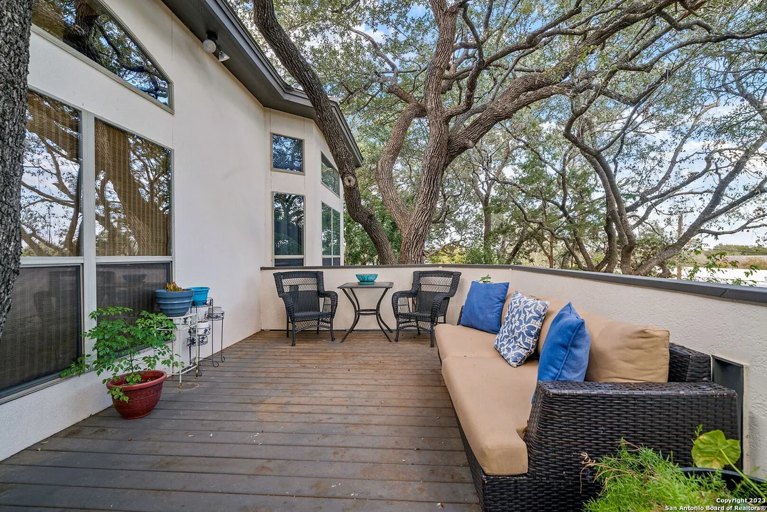 Photo of 8 Benchwood Cir