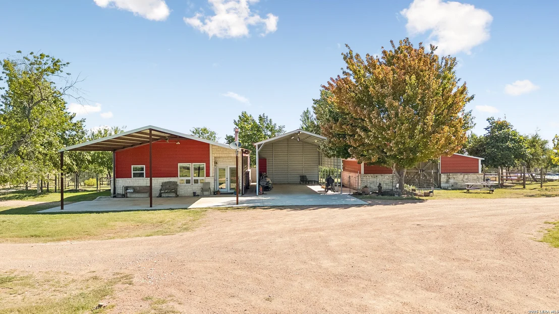 Photo of 652 OVERLOOK DR