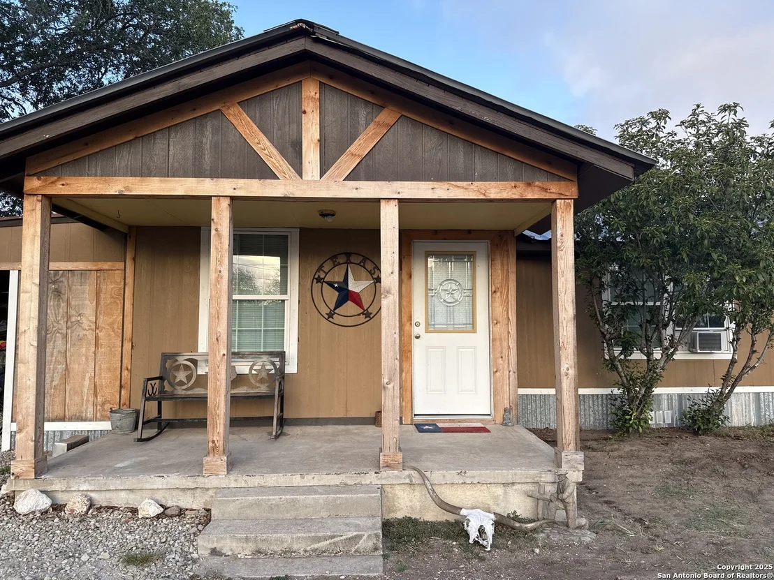 Photo of 1503 N Hill St