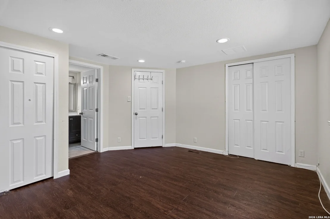 Photo of 363 W ANSLEY BLVD