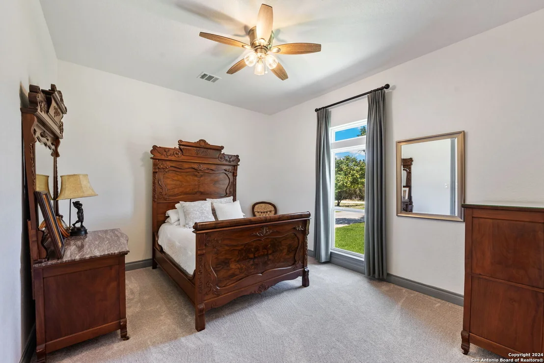 Photo of 1114 Savanna