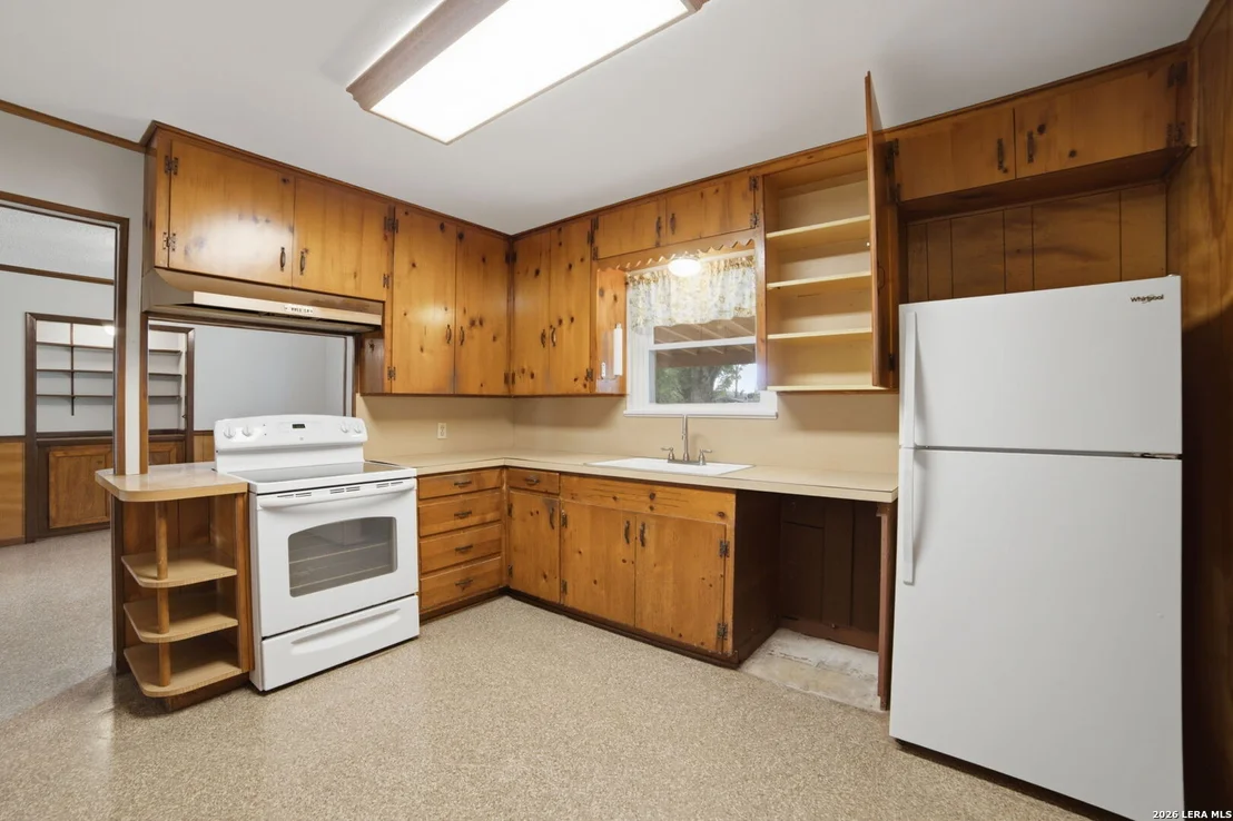 Photo of 225 LOWER LACOSTE RD