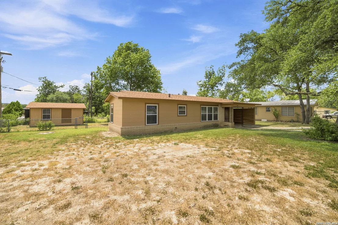 Photo of 225 LOWER LACOSTE RD