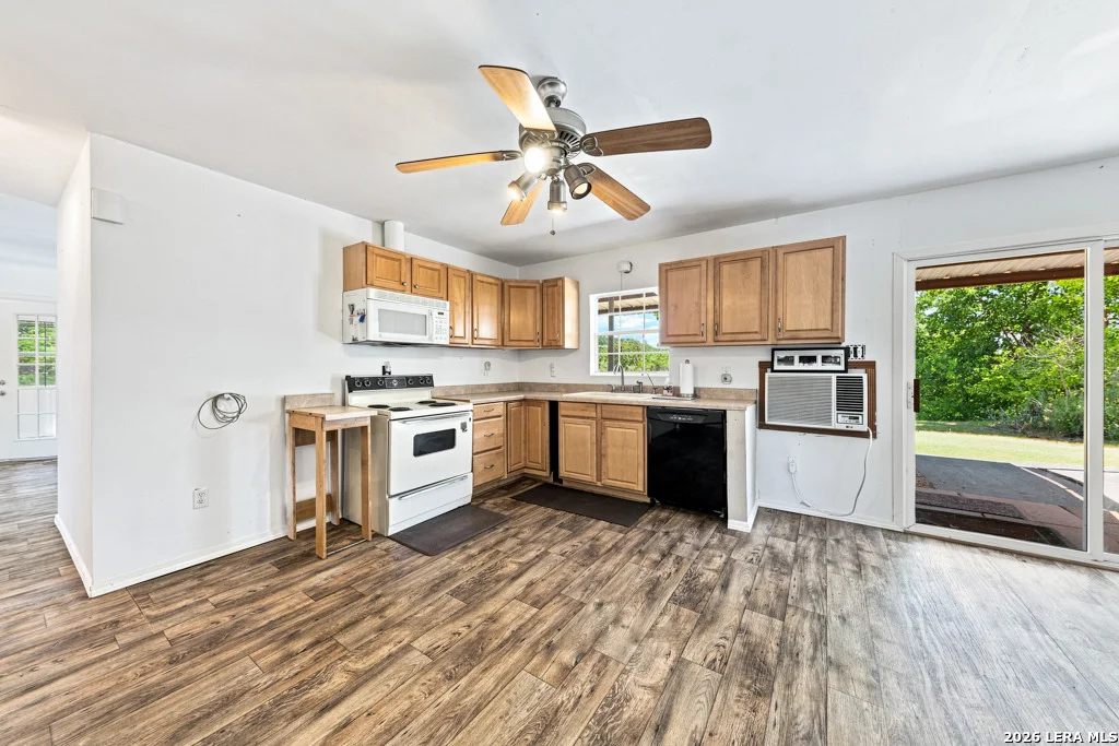 Photo of 103 Lariat Dr