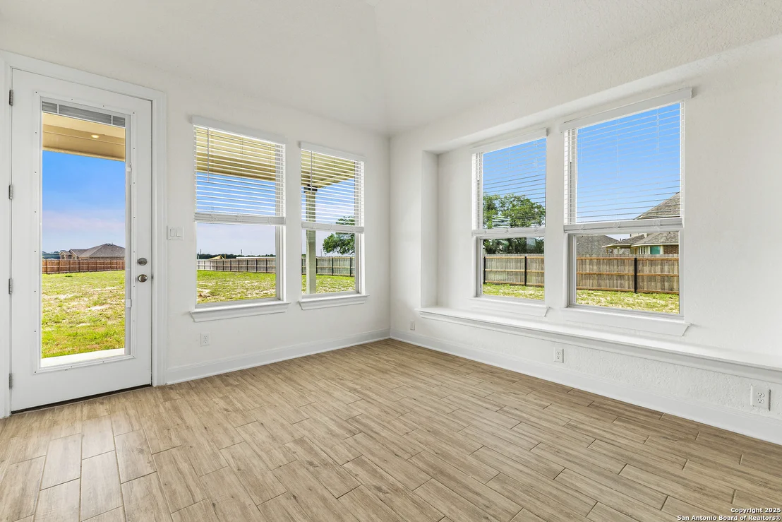 Photo of 127 Arched Oak