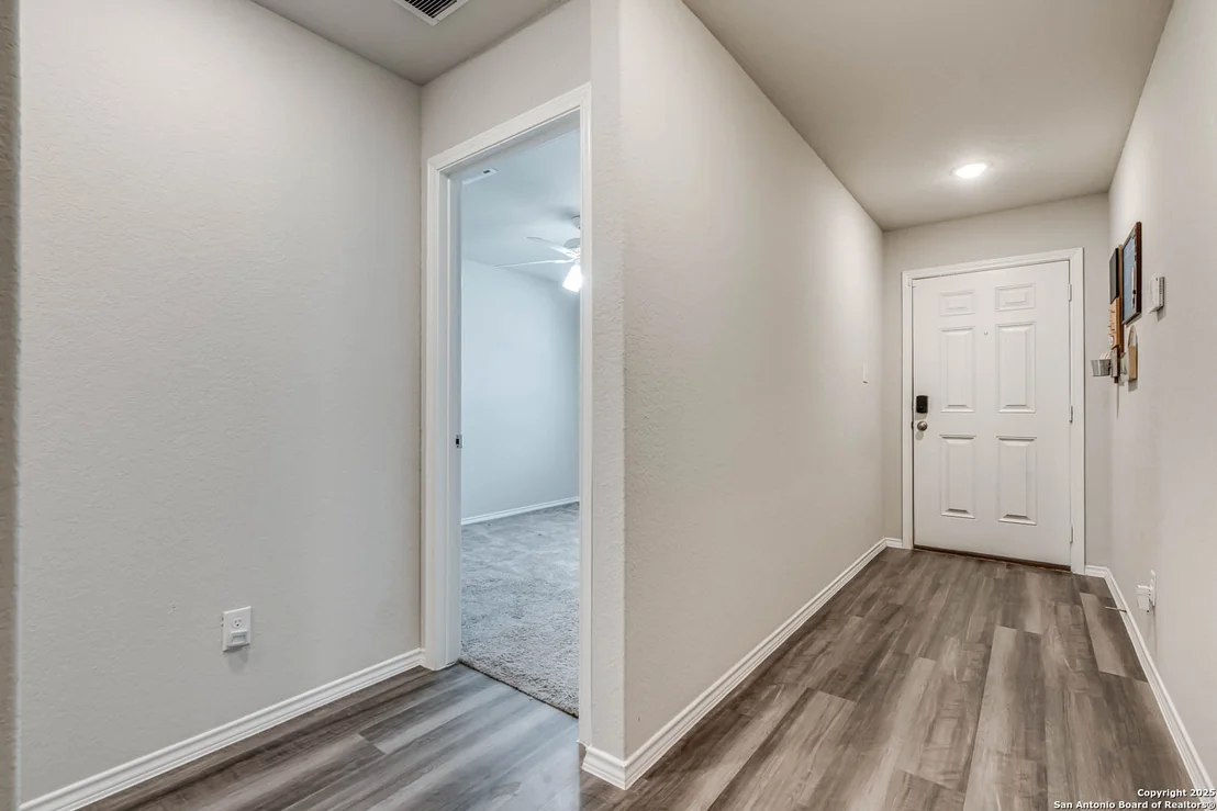 Photo of 10214 Robbins Bluff
